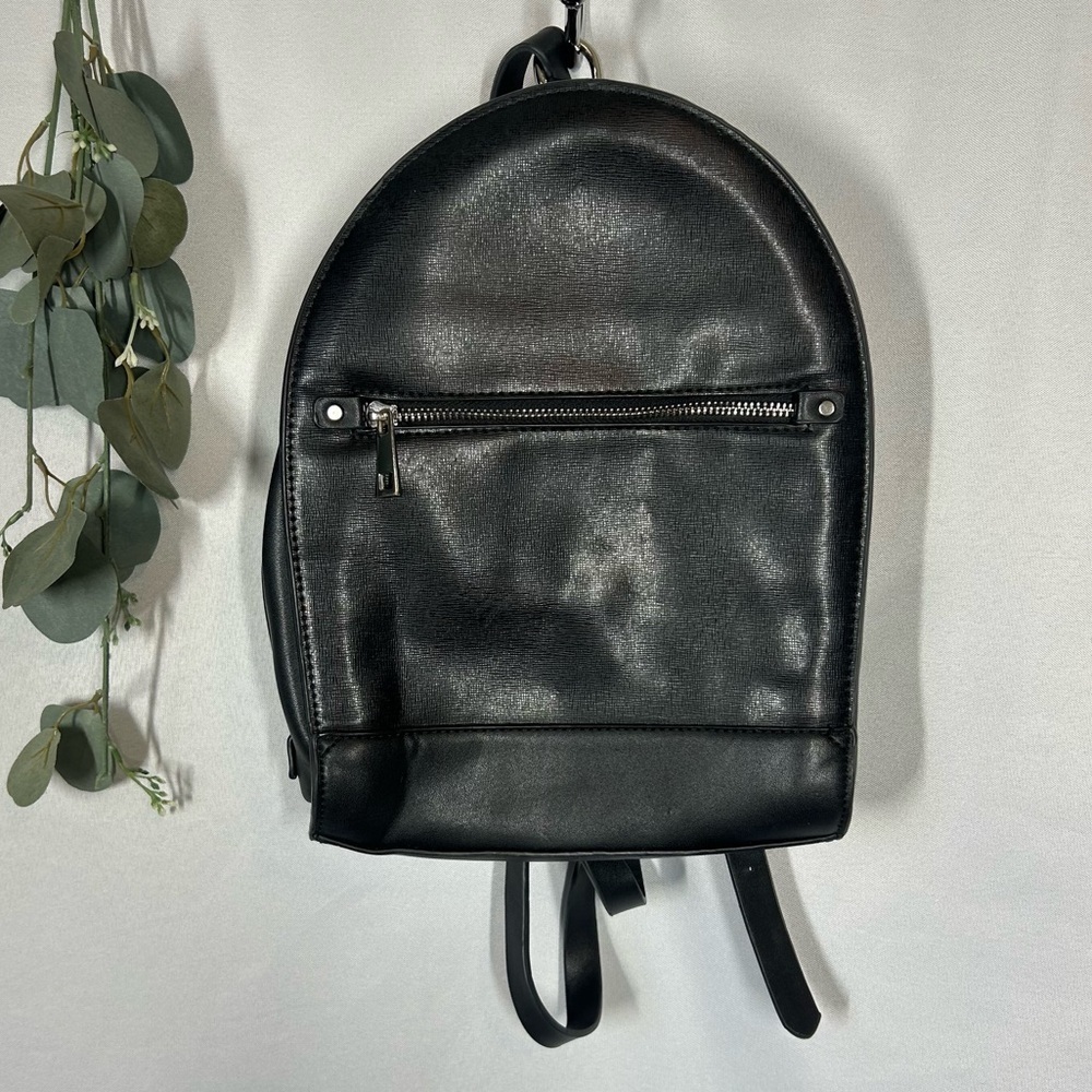 Zara | Black Backpack Adjustable Straps Zipper Closure Bag Purse Women’s